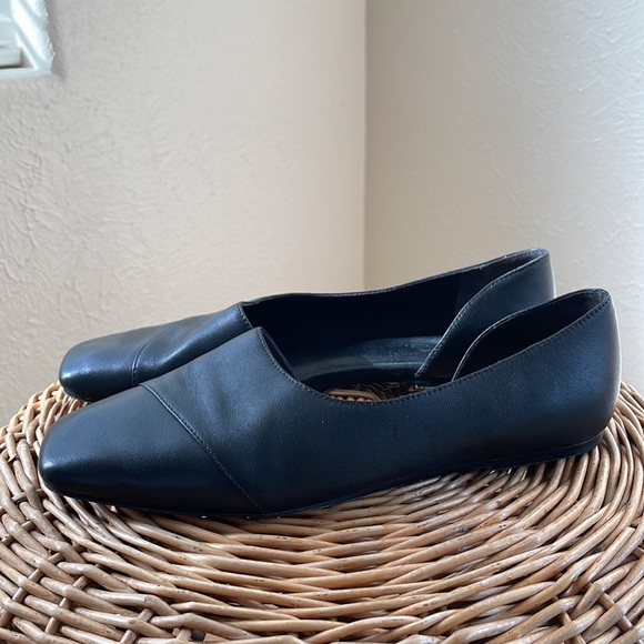 Vince minimalist beautiful black leather square toe flats - Picture 2 of 11